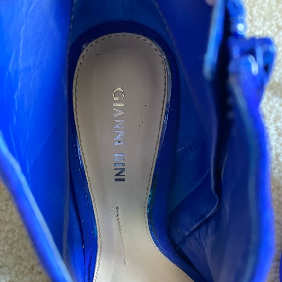 Gianni Bini bright cobalt blue 4” ankle high open toe heels 8.5 - Picture 4 of 4